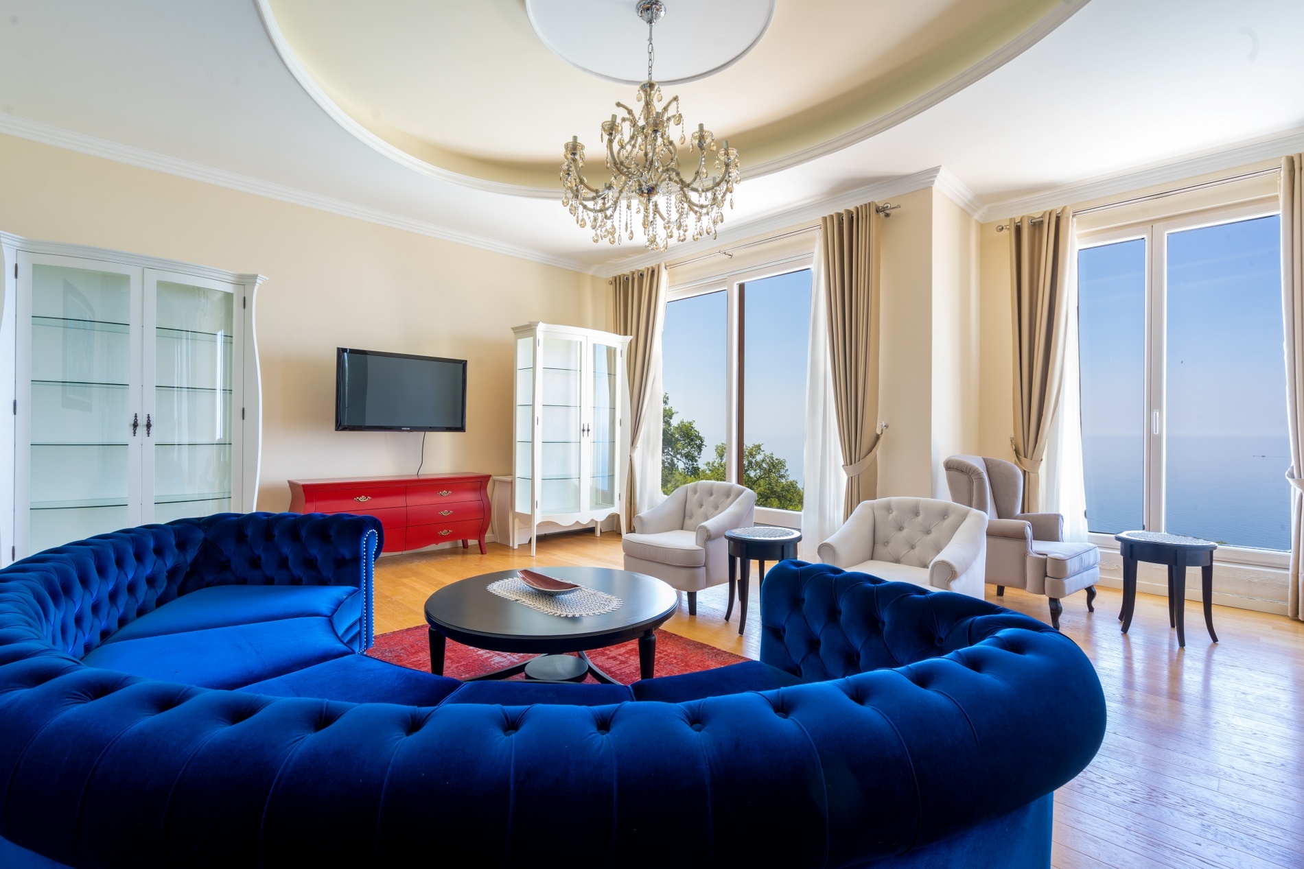 Sea view villa with swimming pool