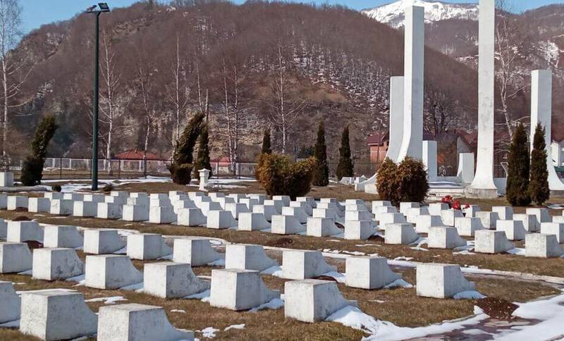 partisan cemetery kolasin montenegro