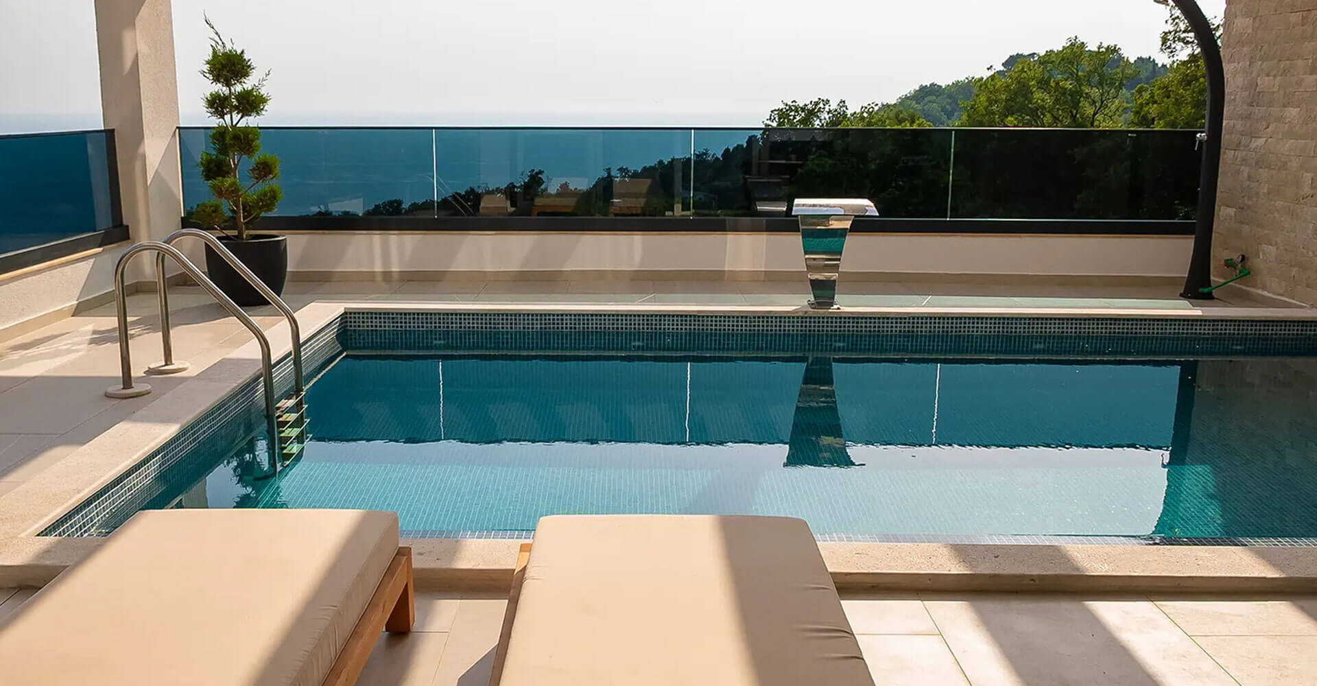 Villa Lea - Three-Bedroom Luxury Villa with Panoramic Sea Views