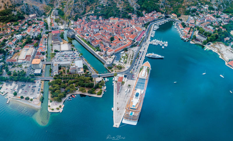 boka bay kotor town